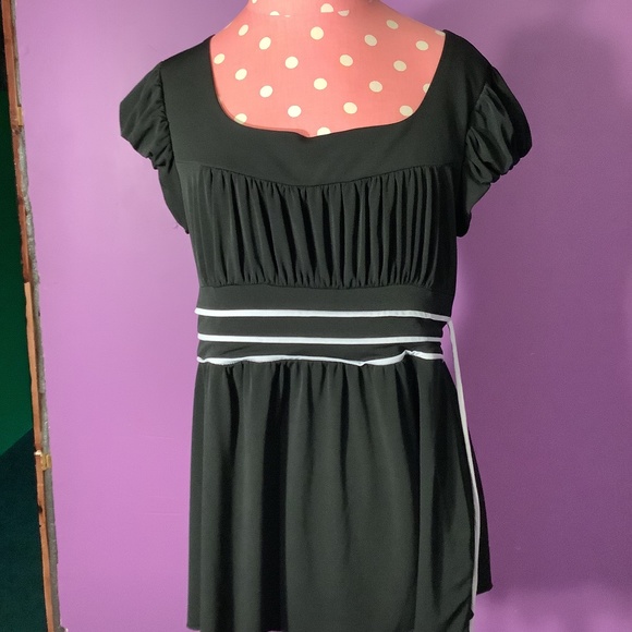 Women’s Speechless Black/white Peplum  Top Size L - Picture 1 of 15
